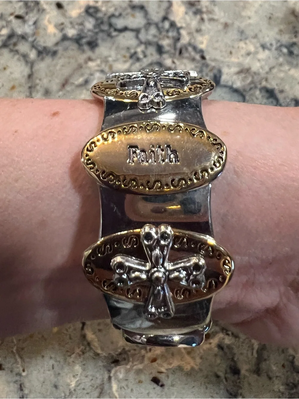 Vintage Style Two-Tone Women's Bracelet Watch in Gold and Silver